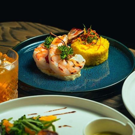 Vivanta Bhubaneswar DN Square Bagian luar foto