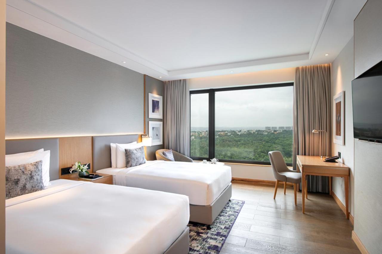Vivanta Bhubaneswar DN Square Bagian luar foto