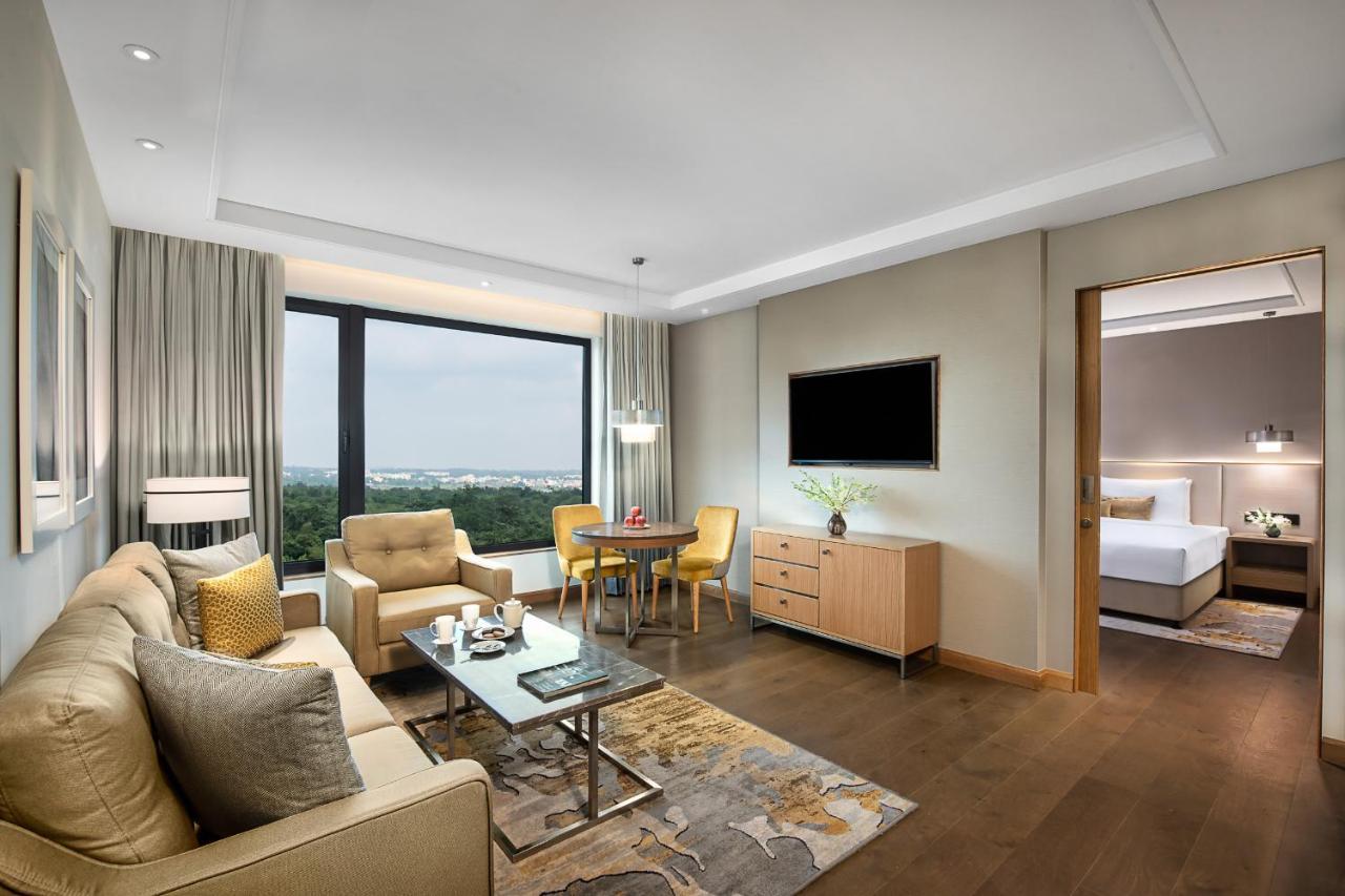 Vivanta Bhubaneswar DN Square Bagian luar foto