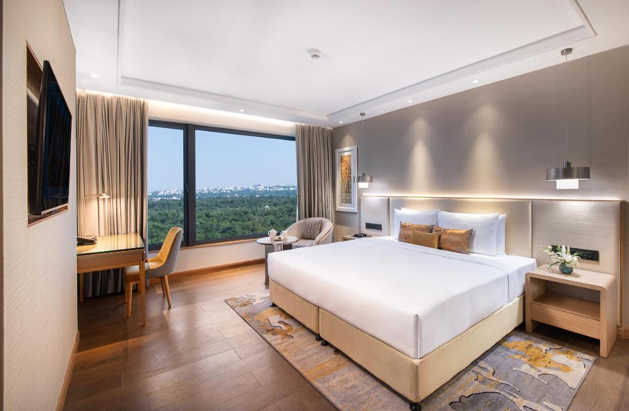 Vivanta Bhubaneswar DN Square Bagian luar foto