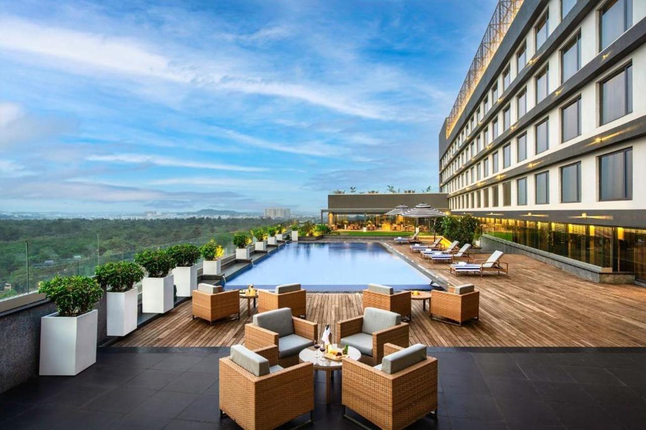 Vivanta Bhubaneswar DN Square Bagian luar foto