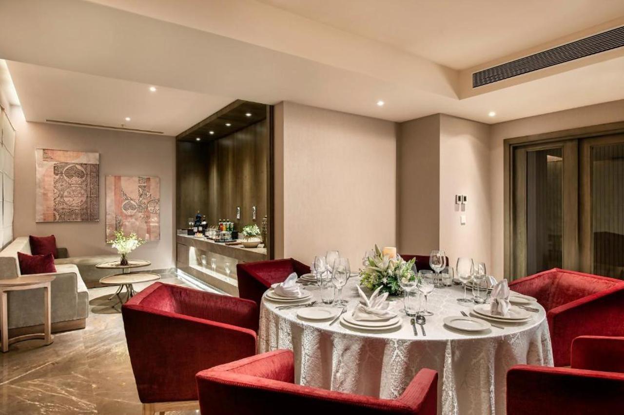 Vivanta Bhubaneswar DN Square Bagian luar foto