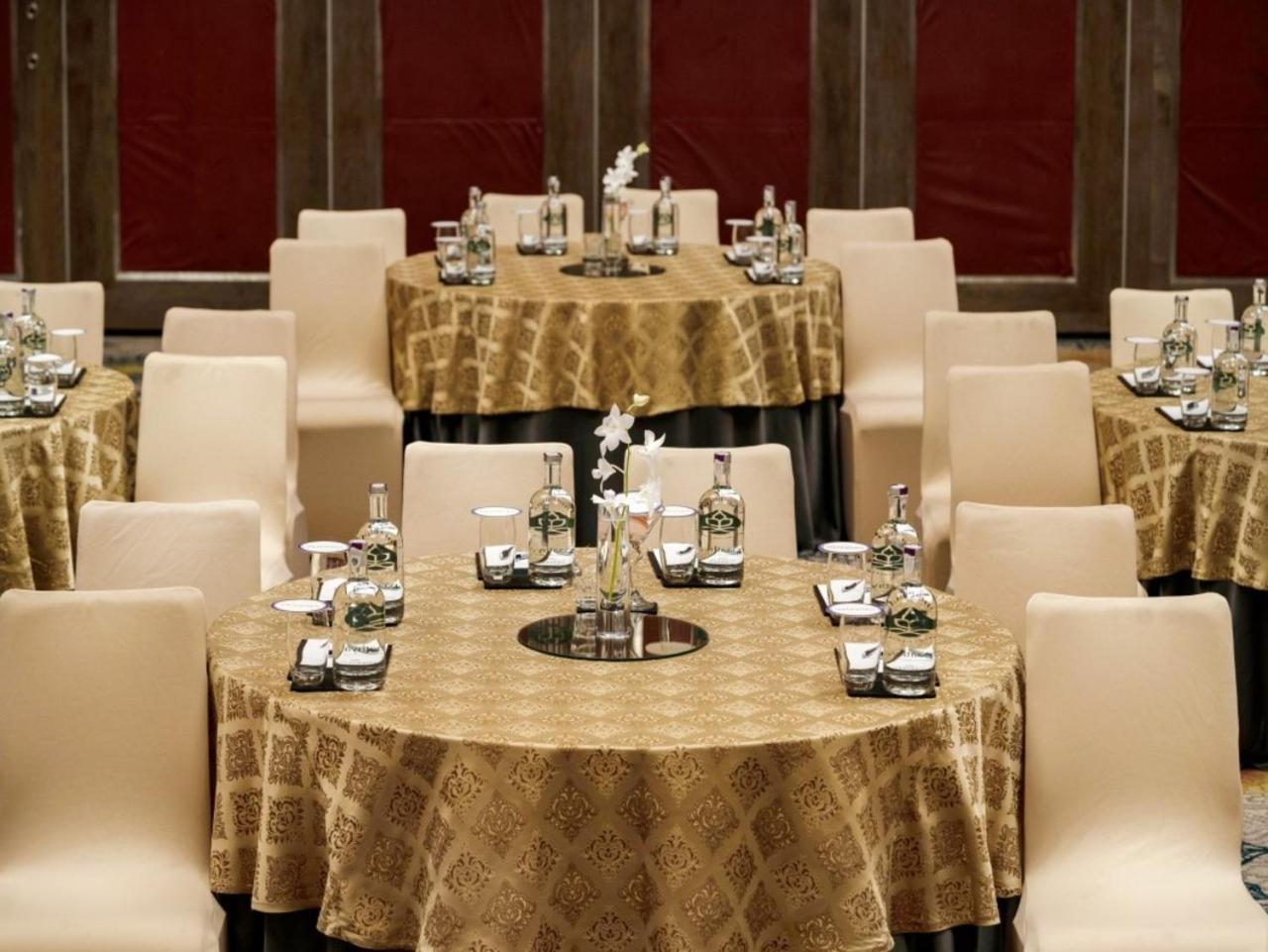 Vivanta Bhubaneswar DN Square Bagian luar foto