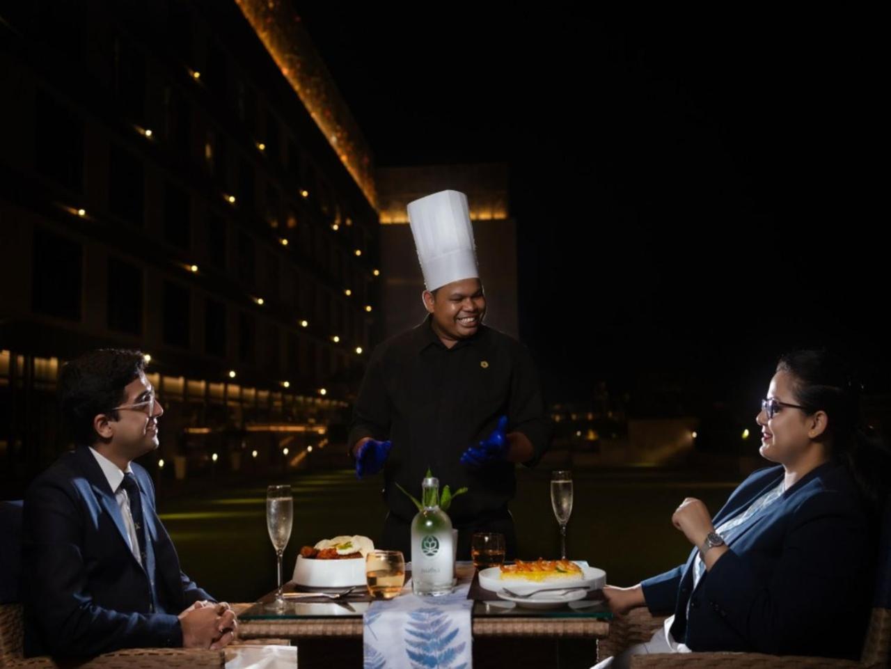 Vivanta Bhubaneswar DN Square Bagian luar foto